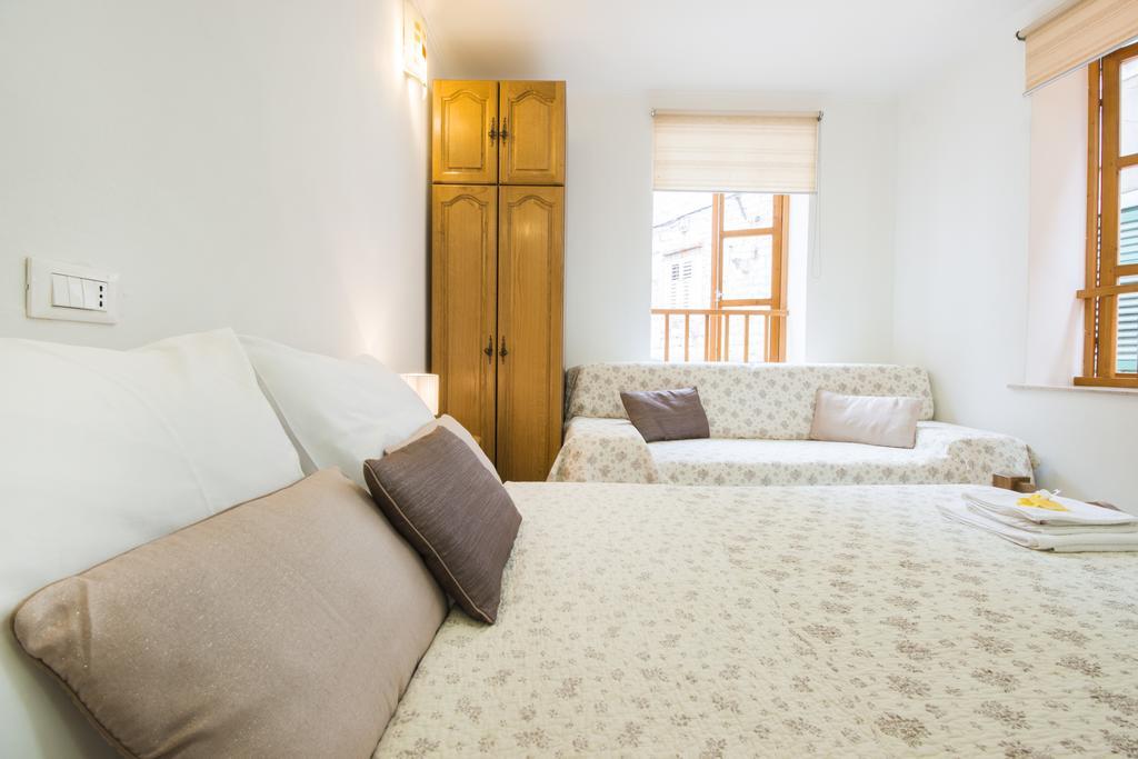 Top City Center Apartments Šibenik Buitenkant foto
