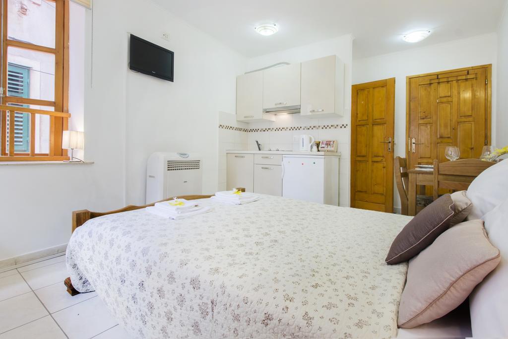 Top City Center Apartments Šibenik Buitenkant foto
